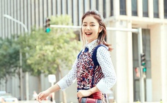 商家赶尸式游街宣传吓坏路人